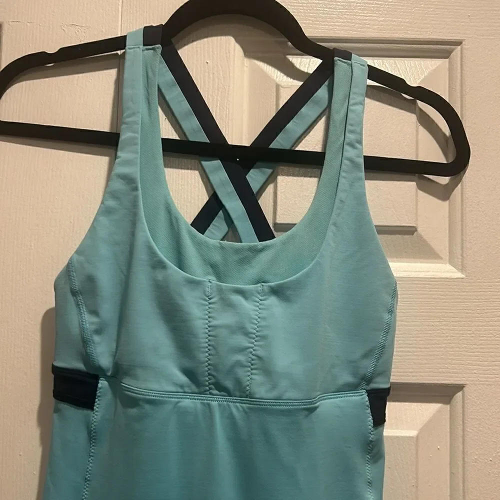 Lululemon Blue Workout Top w Built in Bra, Size 8